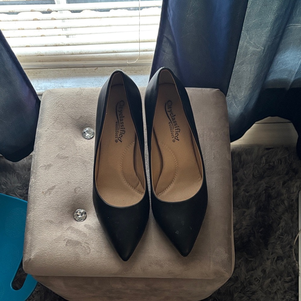 Cityclassified Black Pointed Heels